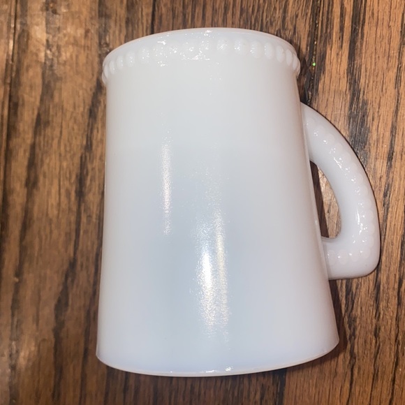 Vintage McKee Milk Glass White 6oz. Cup Tom & Jerry - Picture 3 of 4